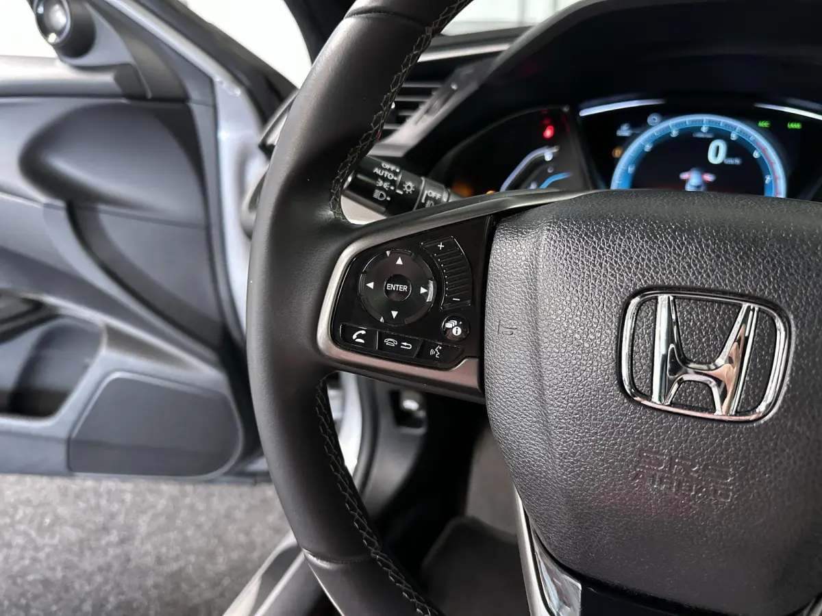 1.0 i-VTEC Executive Trekhaak | Pano | Navi