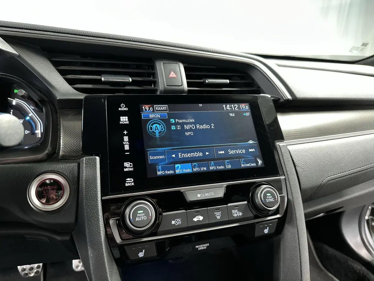 1.0 i-VTEC Executive Trekhaak | Pano | Navi