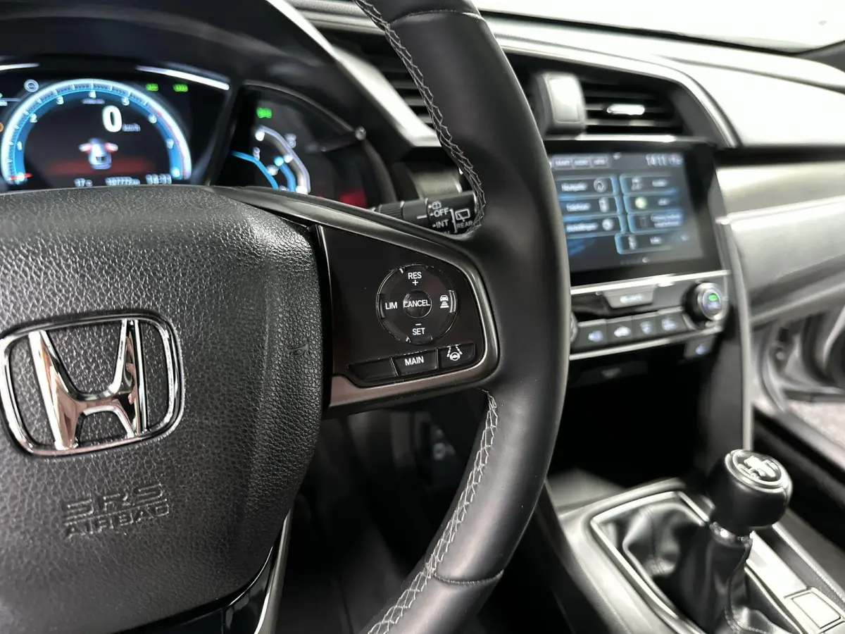 1.0 i-VTEC Executive Trekhaak | Pano | Navi