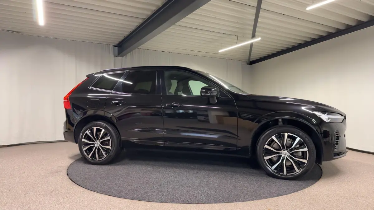 2.0 T6 Plug-in hybrid AWD Plus Dark R-Design Automaat | Leder | SOH 99,29%