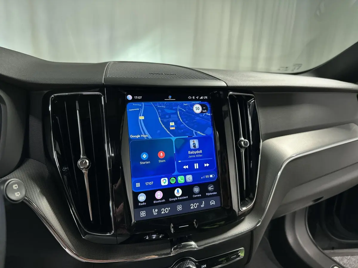2.0 T6 Plug-in hybrid AWD Plus Dark R-Design Automaat | Leder | SOH 99,29%