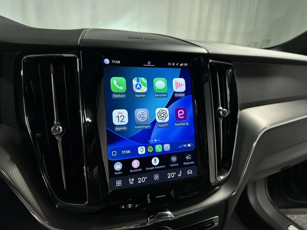 2.0 T6 Plug-in hybrid AWD Plus Dark R-Design Automaat | Leder | SOH 99,29%