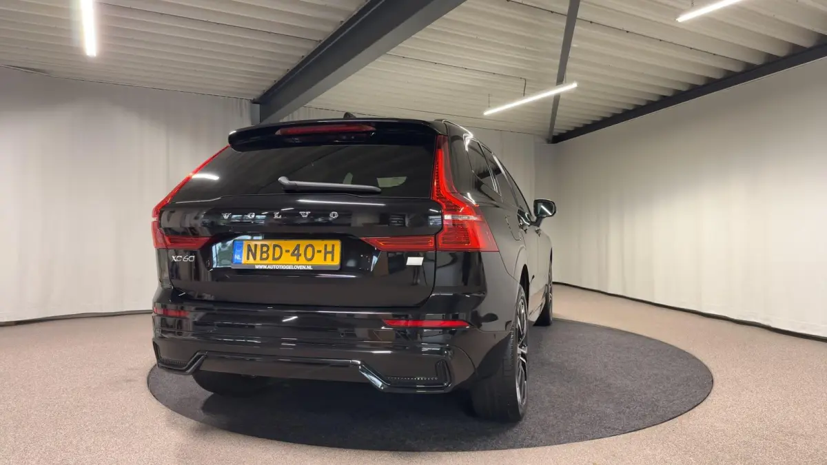 2.0 T6 Plug-in hybrid AWD Plus Dark R-Design Automaat | Leder | SOH 99,29%