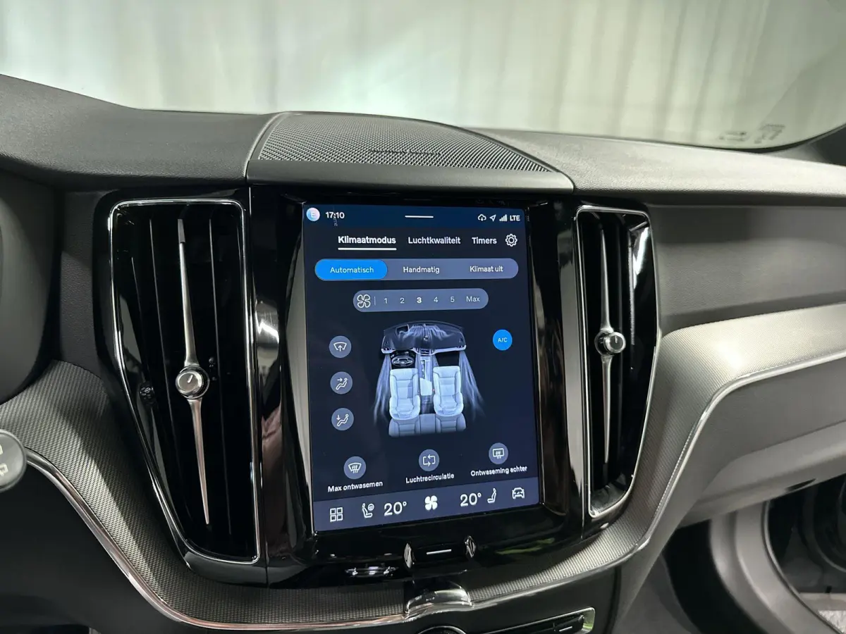 2.0 T6 Plug-in hybrid AWD Plus Dark R-Design Automaat | Leder | SOH 99,29%