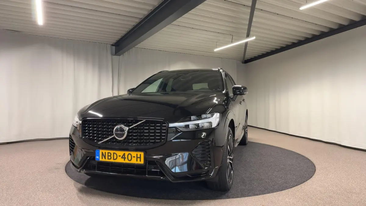 2.0 T6 Plug-in hybrid AWD Plus Dark R-Design Automaat | Leder | SOH 99,29%