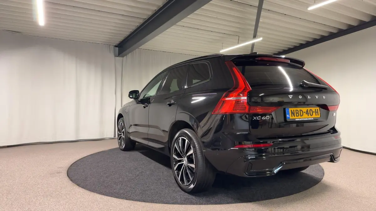 2.0 T6 Plug-in hybrid AWD Plus Dark R-Design Automaat | Leder | SOH 99,29%