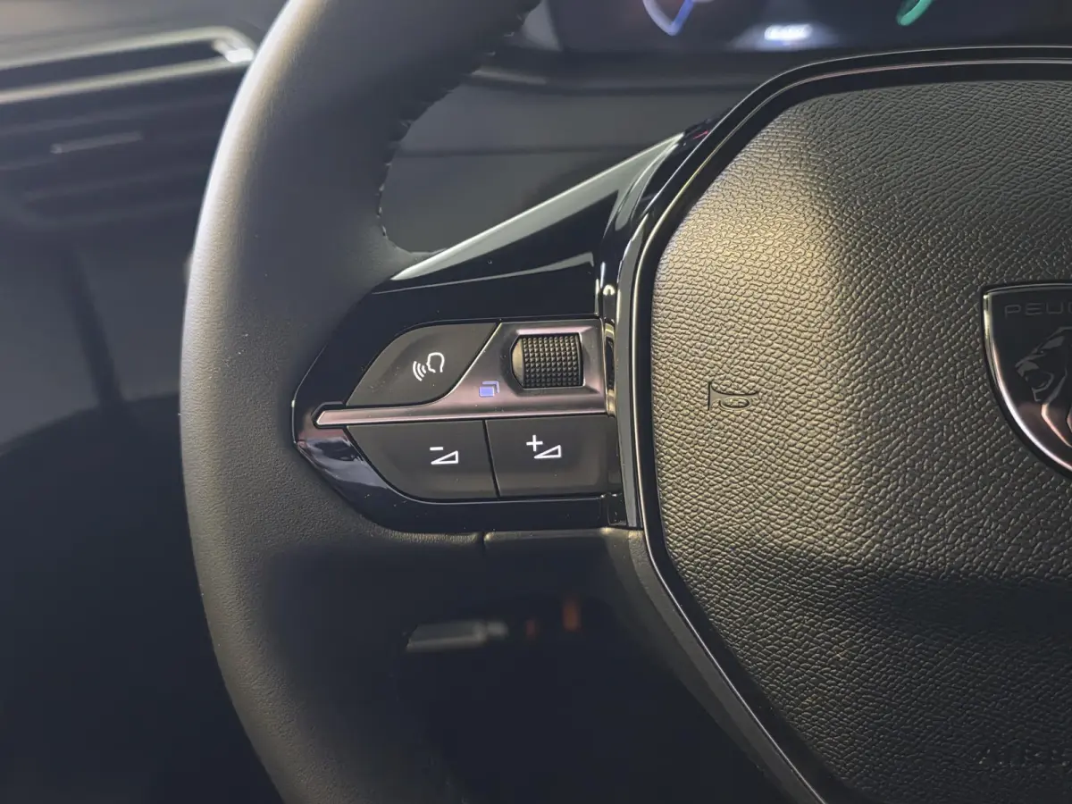 1.2 Hybrid 145 Allure Nieuw! | 360° Camera | Adaptieve cruise control | Navigatie