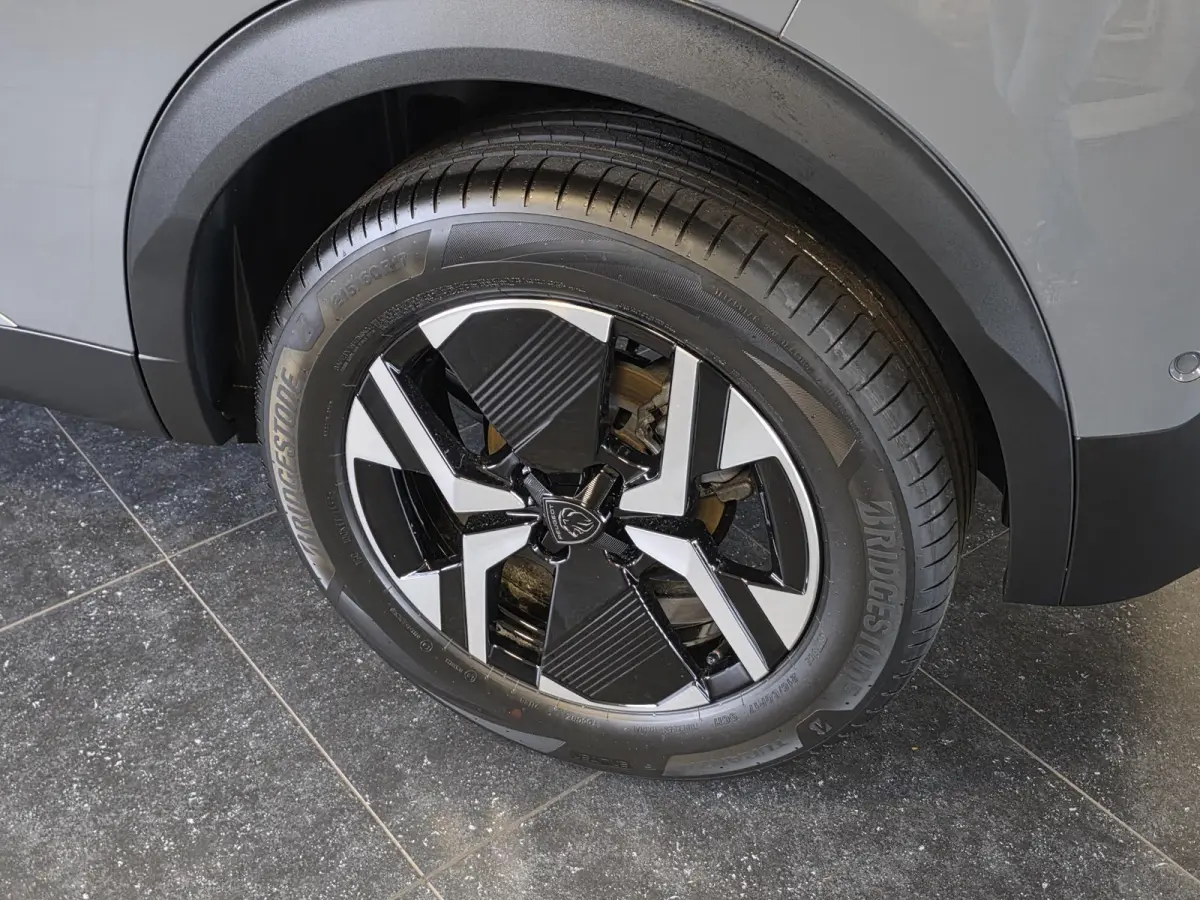 1.2 Hybrid 145 Allure Nieuw! | 360° Camera | Adaptieve cruise control | Navigatie