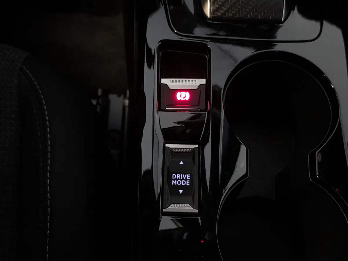 1.2 Hybrid 145 Allure Nieuw! | 360° Camera | Adaptieve cruise control | Navigatie