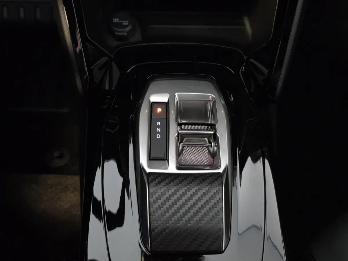 1.2 Hybrid 145 Allure Nieuw! | 360° Camera | Adaptieve cruise control | Navigatie