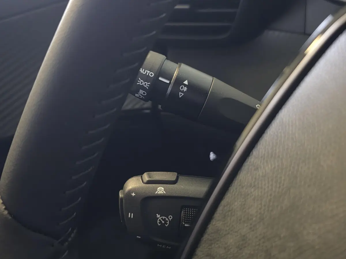 1.2 Hybrid 145 Allure Nieuw! | 360° Camera | Adaptieve cruise control | Navigatie