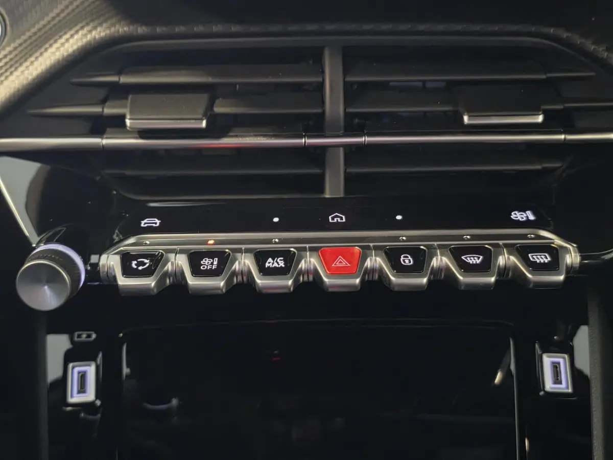 1.2 Hybrid 145 Allure Nieuw! | 360° Camera | Adaptieve cruise control | Navigatie