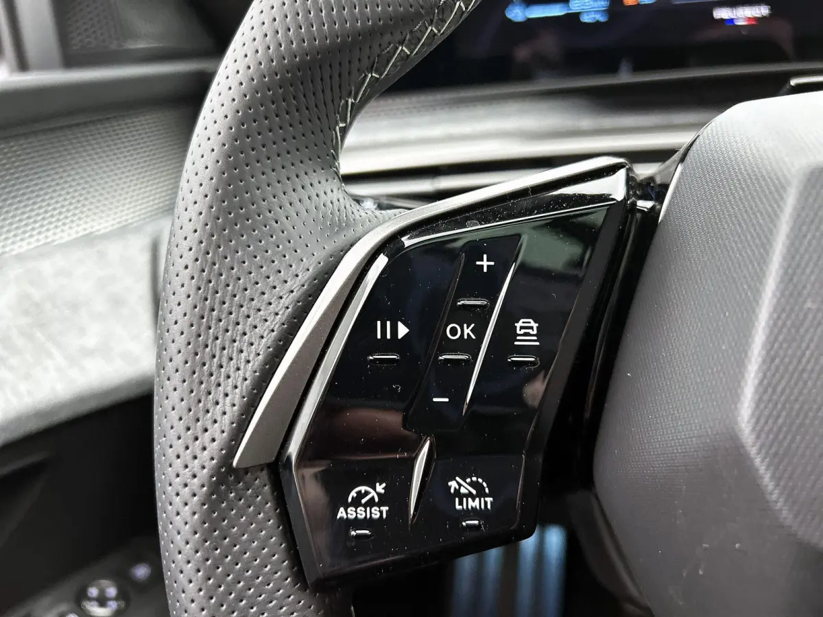 1.6 Plug-in Hybrid 195 GT Exclusive 7p | Elektrisch Verstelbare Voorstoelen | Lederen Bekleding | Verwarmde/Geventileerde Voorstoelen | Panoramisch Schuif/Kantel Dak | Handsfree Kofferklep |