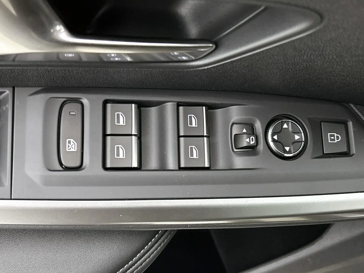 1.6 Plug-in Hybrid 195 GT Exclusive 7p | Elektrisch Verstelbare Voorstoelen | Lederen Bekleding | Verwarmde/Geventileerde Voorstoelen | Panoramisch Schuif/Kantel Dak | Handsfree Kofferklep |