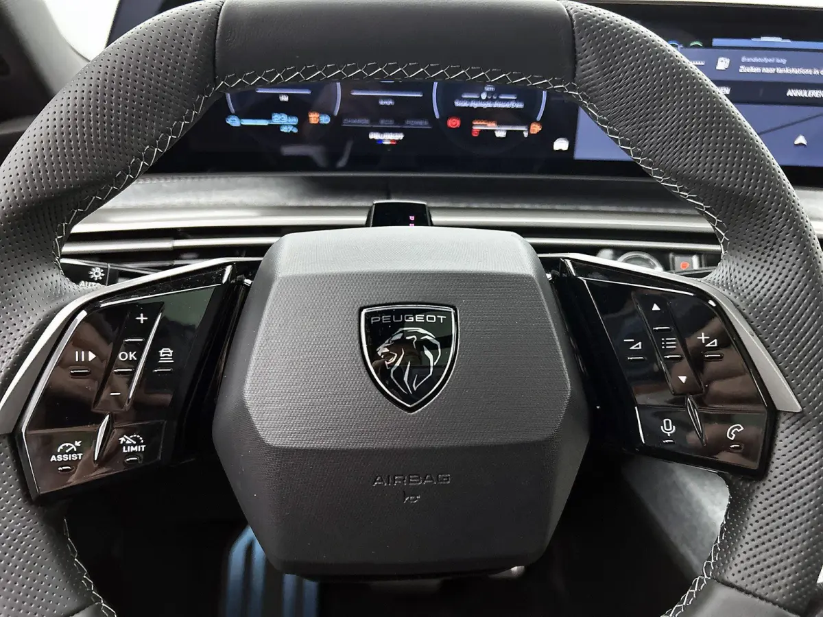 1.6 Plug-in Hybrid 195 GT Exclusive 7p | Elektrisch Verstelbare Voorstoelen | Lederen Bekleding | Verwarmde/Geventileerde Voorstoelen | Panoramisch Schuif/Kantel Dak | Handsfree Kofferklep |