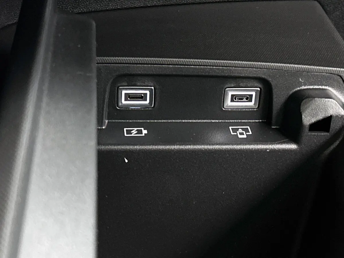 1.6 Plug-in Hybrid 195 GT Exclusive 7p | Elektrisch Verstelbare Voorstoelen | Lederen Bekleding | Verwarmde/Geventileerde Voorstoelen | Panoramisch Schuif/Kantel Dak | Handsfree Kofferklep |