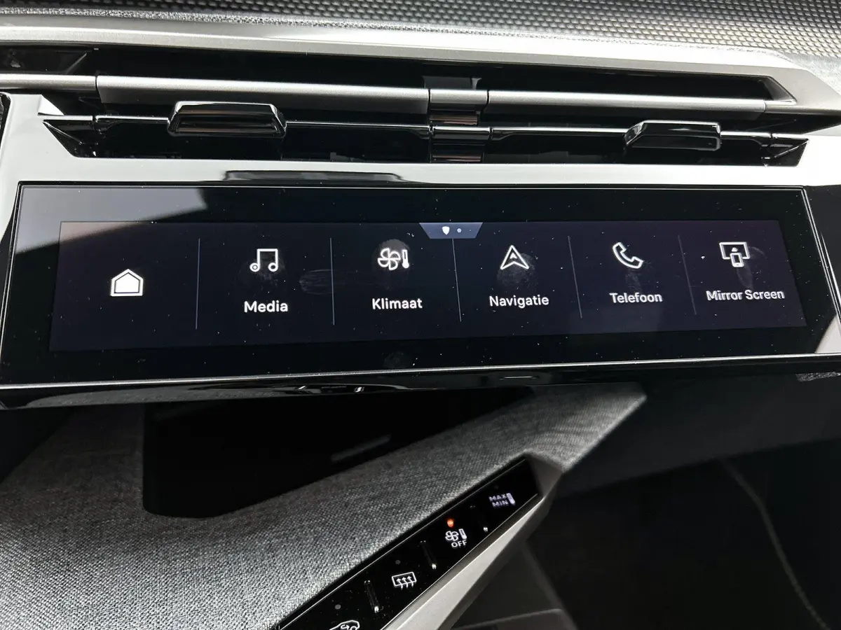 1.6 Plug-in Hybrid 195 GT Exclusive 7p | Elektrisch Verstelbare Voorstoelen | Lederen Bekleding | Verwarmde/Geventileerde Voorstoelen | Panoramisch Schuif/Kantel Dak | Handsfree Kofferklep |