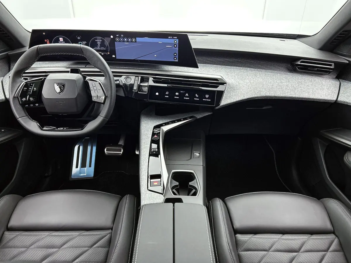 1.6 Plug-in Hybrid 195 GT Exclusive 7p | Elektrisch Verstelbare Voorstoelen | Lederen Bekleding | Verwarmde/Geventileerde Voorstoelen | Panoramisch Schuif/Kantel Dak | Handsfree Kofferklep |