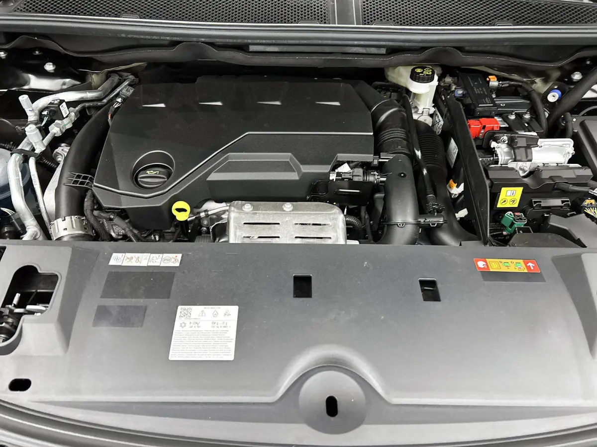1.6 Plug-in Hybrid 195 GT Exclusive 7p | Elektrisch Verstelbare Voorstoelen | Lederen Bekleding | Verwarmde/Geventileerde Voorstoelen | Panoramisch Schuif/Kantel Dak | Handsfree Kofferklep |