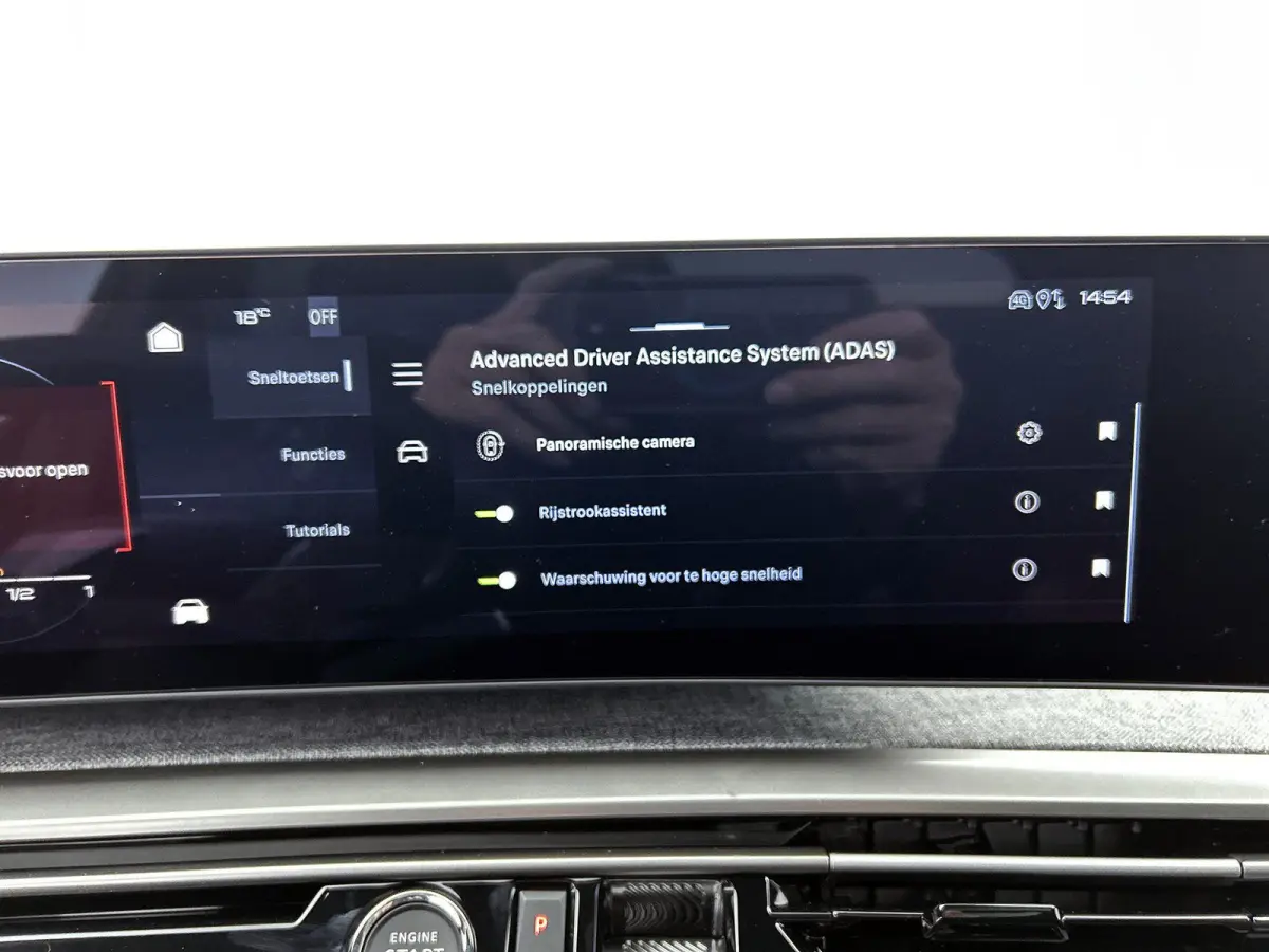 1.6 Plug-in Hybrid 195 GT Exclusive 7p | Elektrisch Verstelbare Voorstoelen | Lederen Bekleding | Verwarmde/Geventileerde Voorstoelen | Panoramisch Schuif/Kantel Dak | Handsfree Kofferklep |