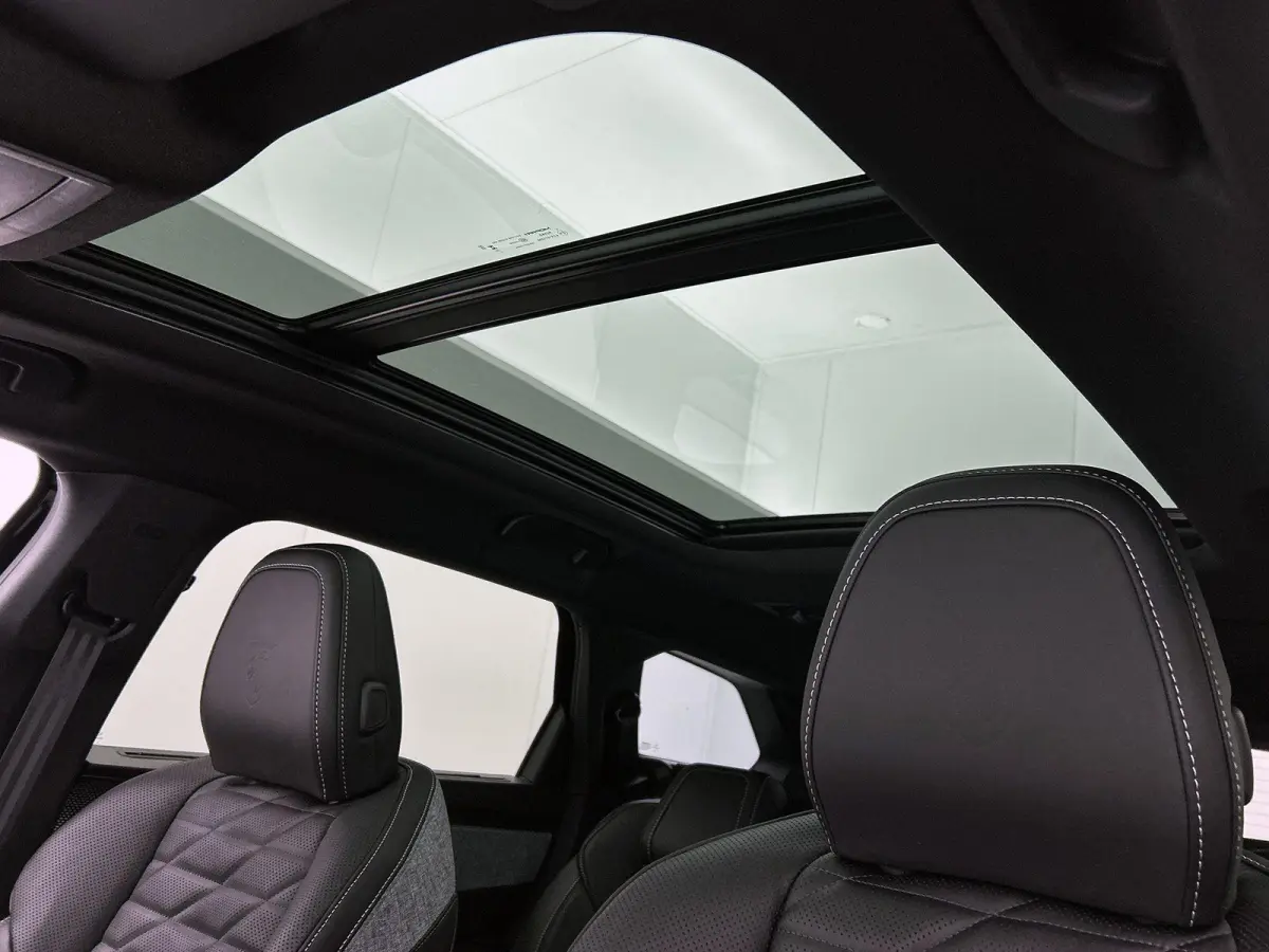 1.6 Plug-in Hybrid 195 GT Exclusive 7p | Elektrisch Verstelbare Voorstoelen | Lederen Bekleding | Verwarmde/Geventileerde Voorstoelen | Panoramisch Schuif/Kantel Dak | Handsfree Kofferklep |