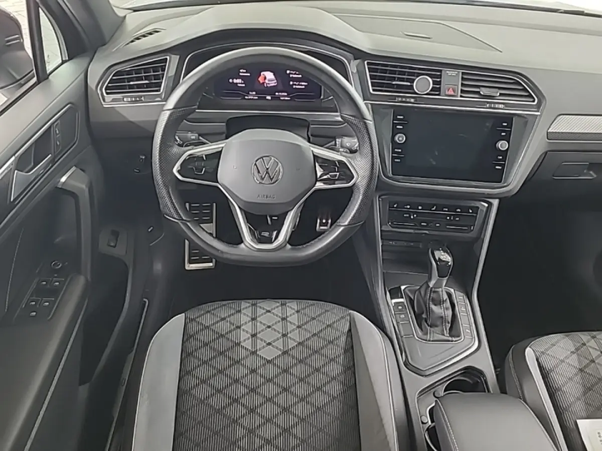 1.4 TSI eHybrid R-Line BLACK STYLE | PANO | TREKH. | CAMERA
