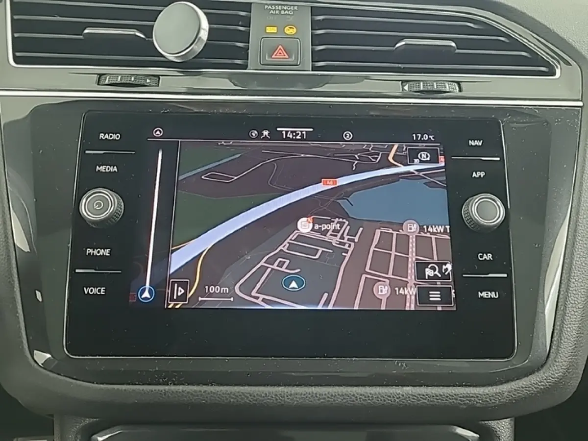 1.4 TSI eHybrid R-Line BLACK STYLE | PANO | TREKH. | CAMERA
