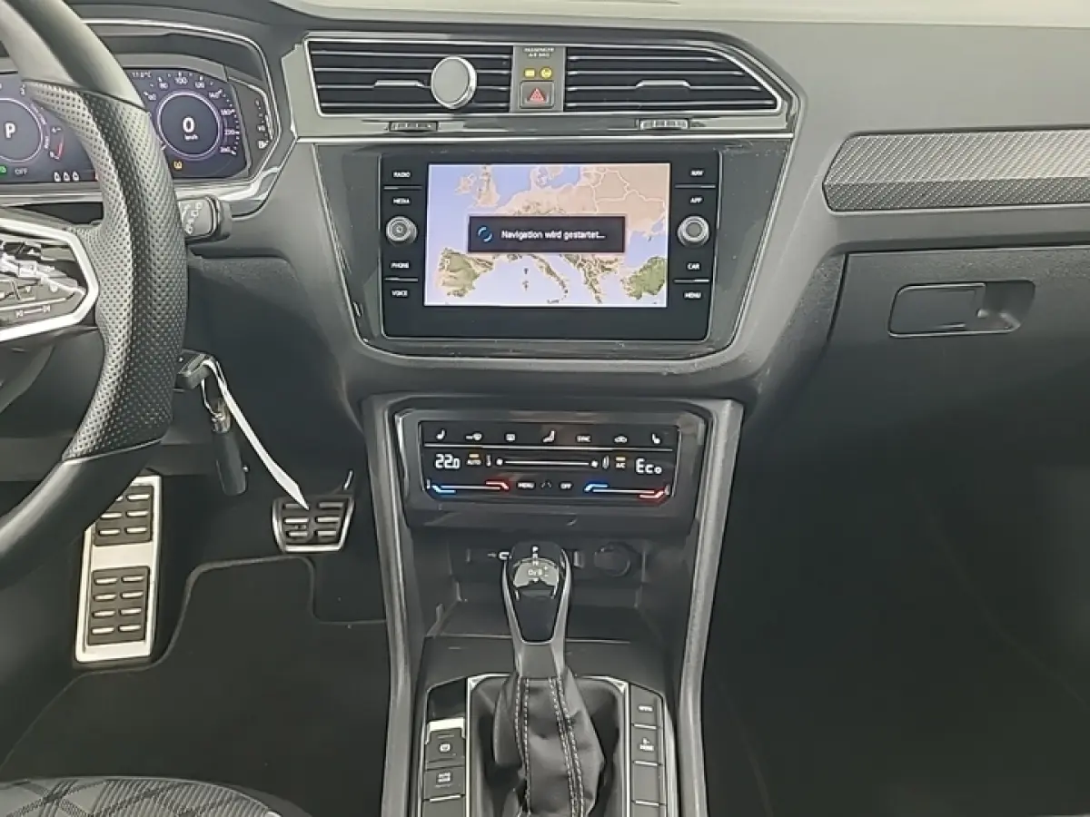 1.4 TSI eHybrid R-Line BLACK STYLE | PANO | TREKH. | CAMERA