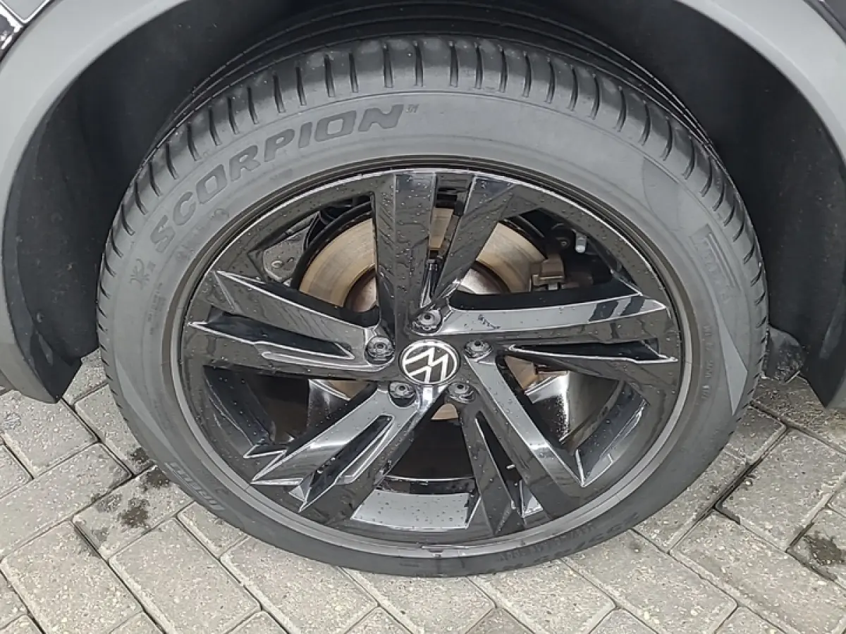 1.4 TSI eHybrid R-Line BLACK STYLE | PANO | TREKH. | CAMERA