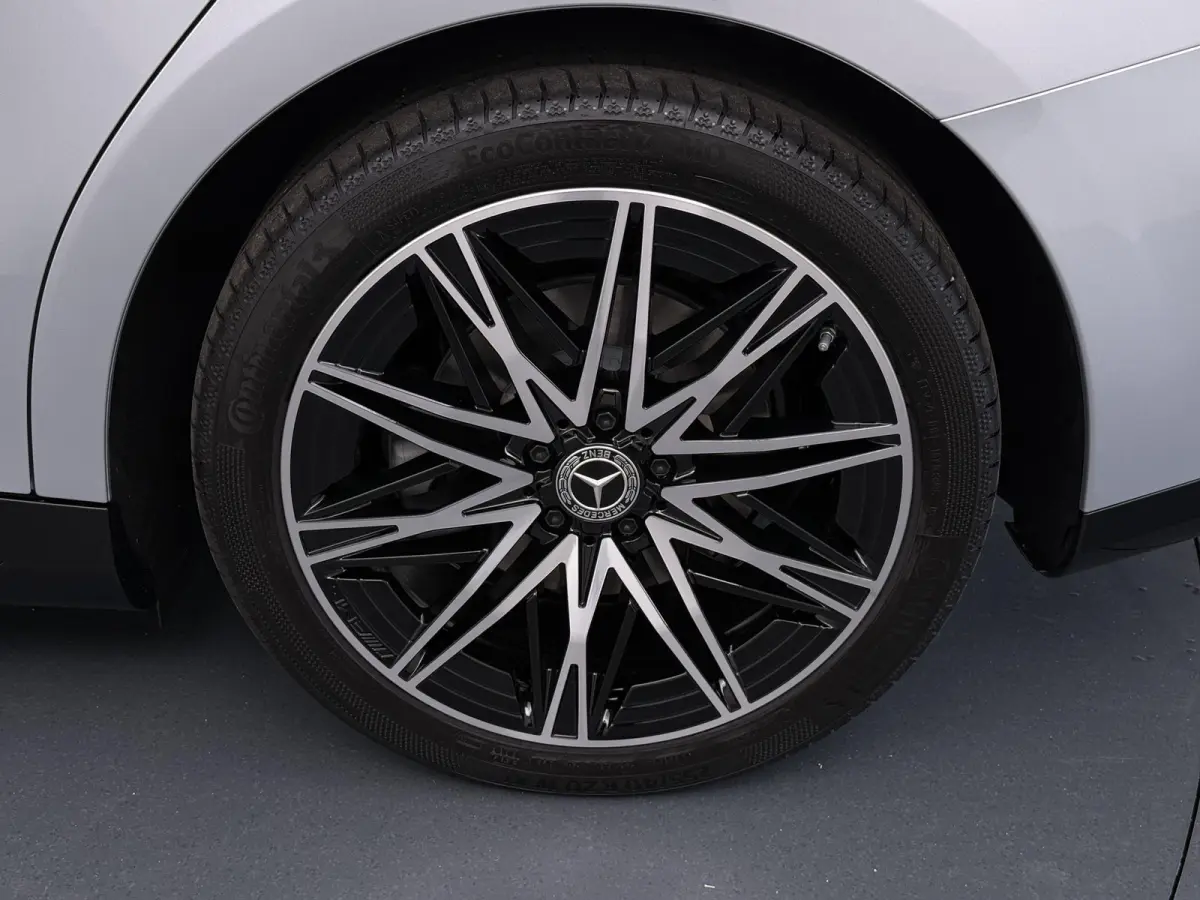400 4MATIC Launch Edition 94 kWh Mercedes-Benz C 400 4MATIC Launch Edition