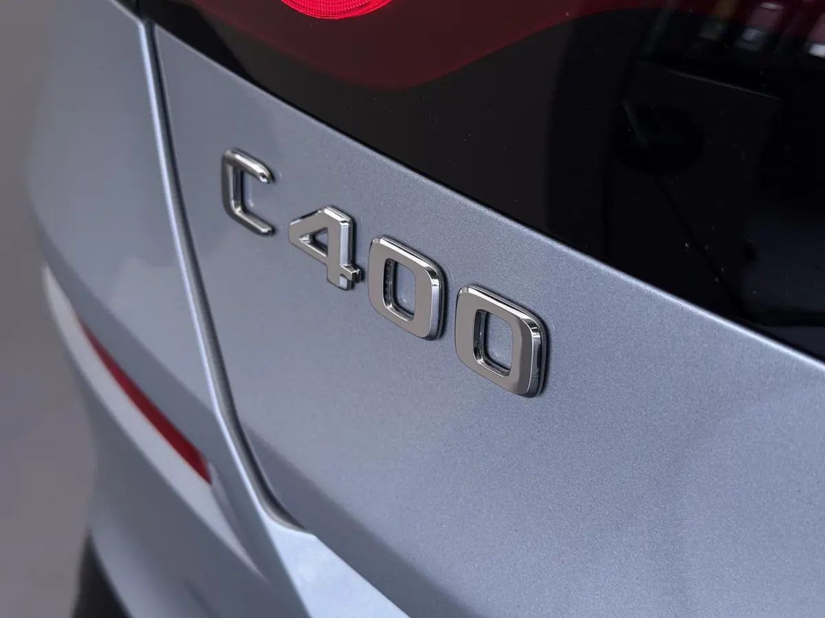 400 4MATIC Launch Edition 94 kWh Mercedes-Benz C 400 4MATIC Launch Edition