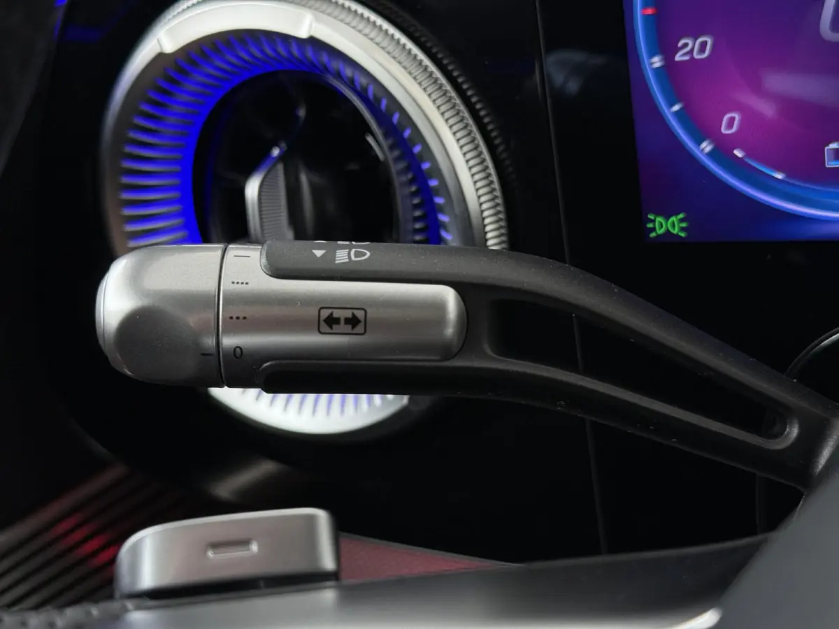 400 4MATIC Launch Edition 94 kWh Mercedes-Benz C 400 4MATIC Launch Edition