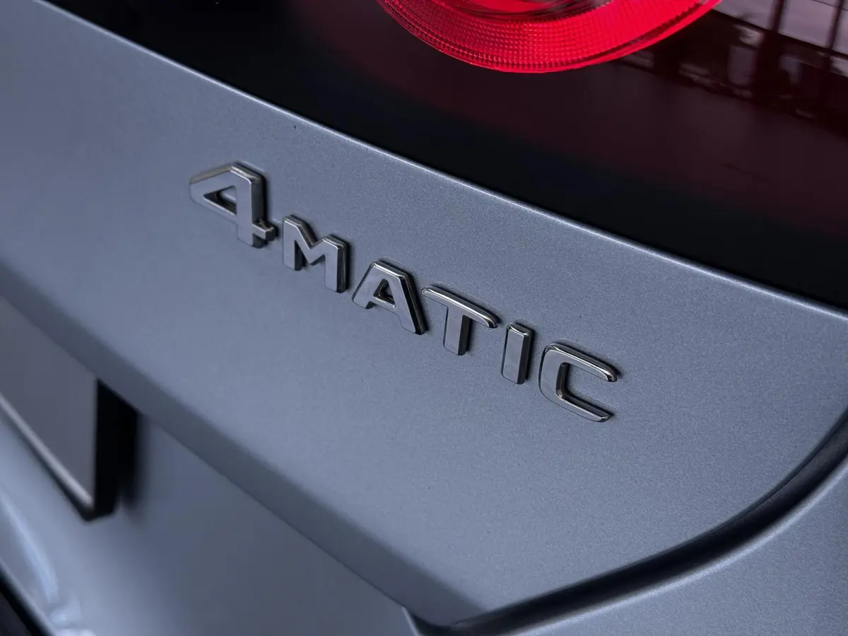 400 4MATIC Launch Edition 94 kWh Mercedes-Benz C 400 4MATIC Launch Edition