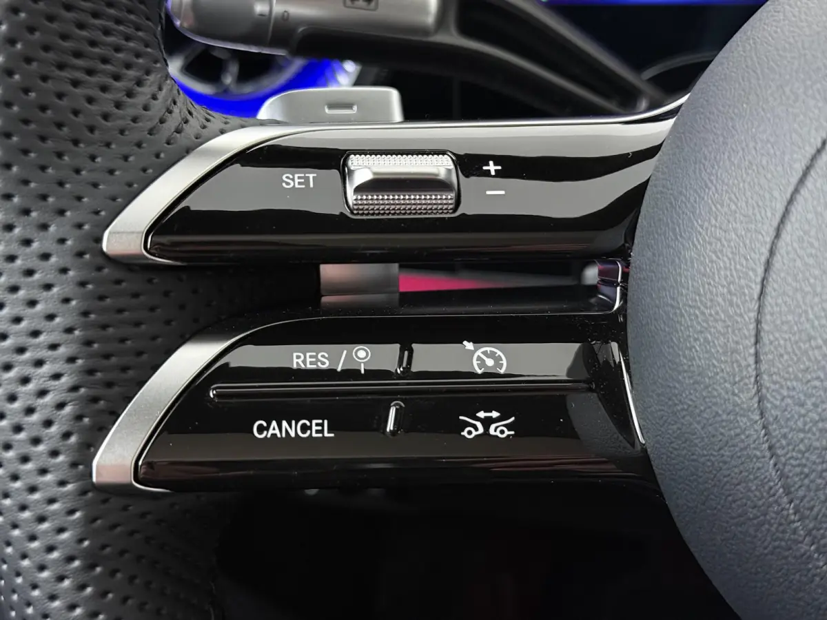 400 4MATIC Launch Edition 94 kWh Mercedes-Benz C 400 4MATIC Launch Edition