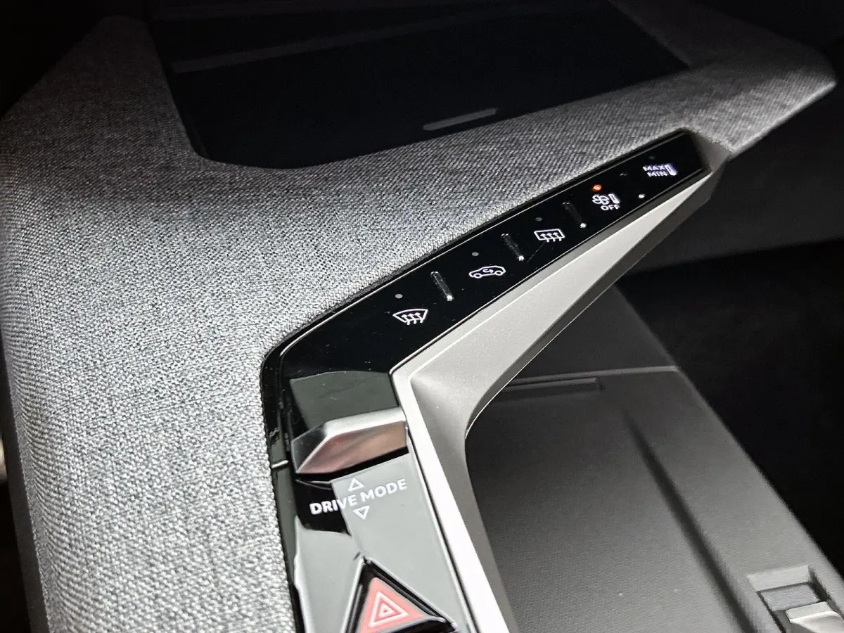 1.6 Plug-in Hybrid 225 GT 7p | Navigatie | Camera Voor + Achter | Handsfree Kofferklep | Adaptieve Cruise Control | Dodehoek Bewaking | Apple Carplay/Android Auto |