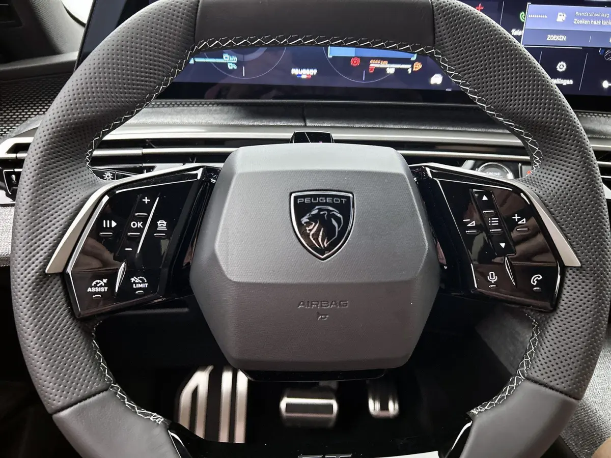 1.6 Plug-in Hybrid 225 GT 7p | Navigatie | Camera Voor + Achter | Handsfree Kofferklep | Adaptieve Cruise Control | Dodehoek Bewaking | Apple Carplay/Android Auto |