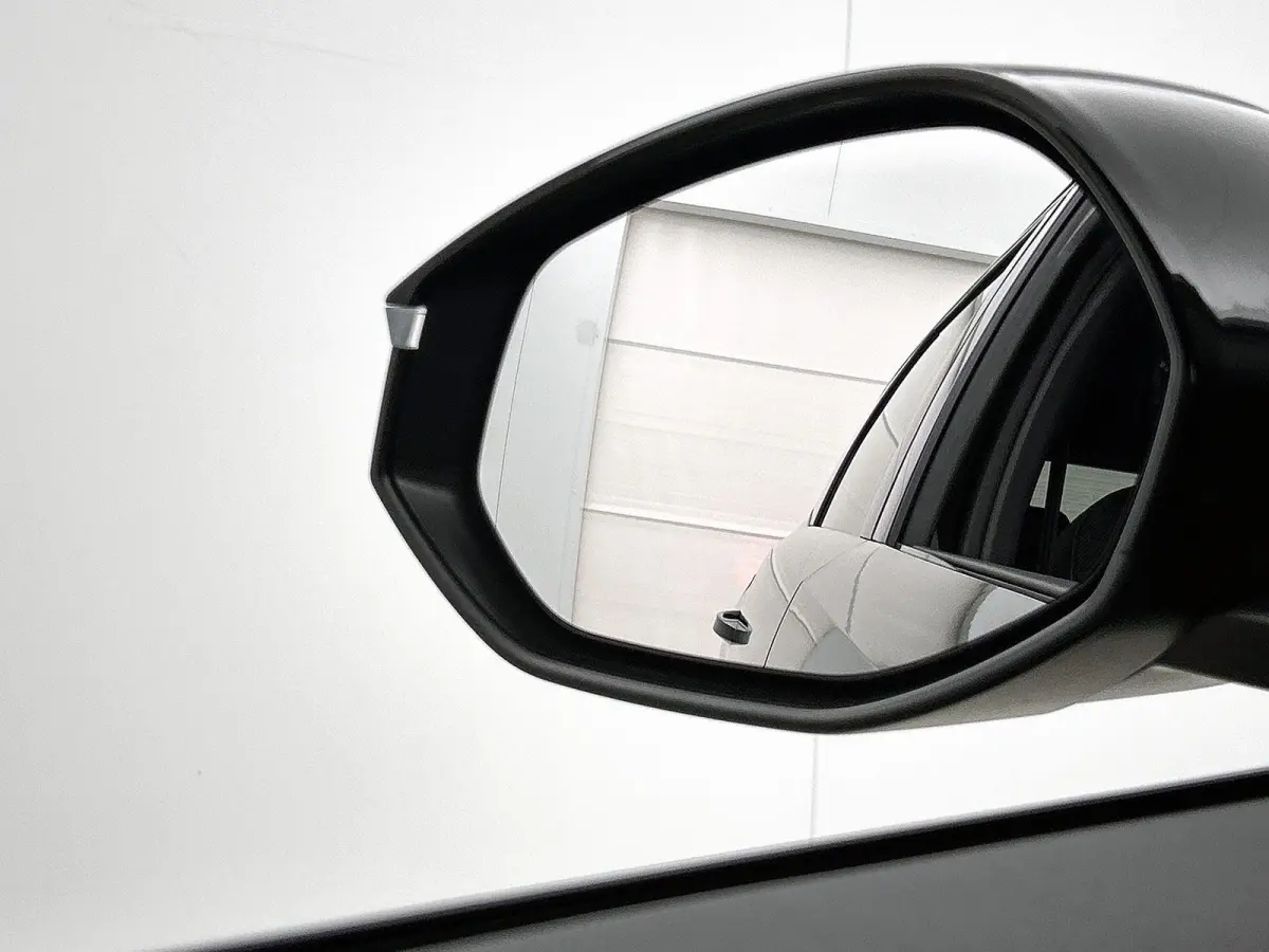1.6 Plug-in Hybrid 225 GT 7p | Navigatie | Camera Voor + Achter | Handsfree Kofferklep | Adaptieve Cruise Control | Dodehoek Bewaking | Apple Carplay/Android Auto |