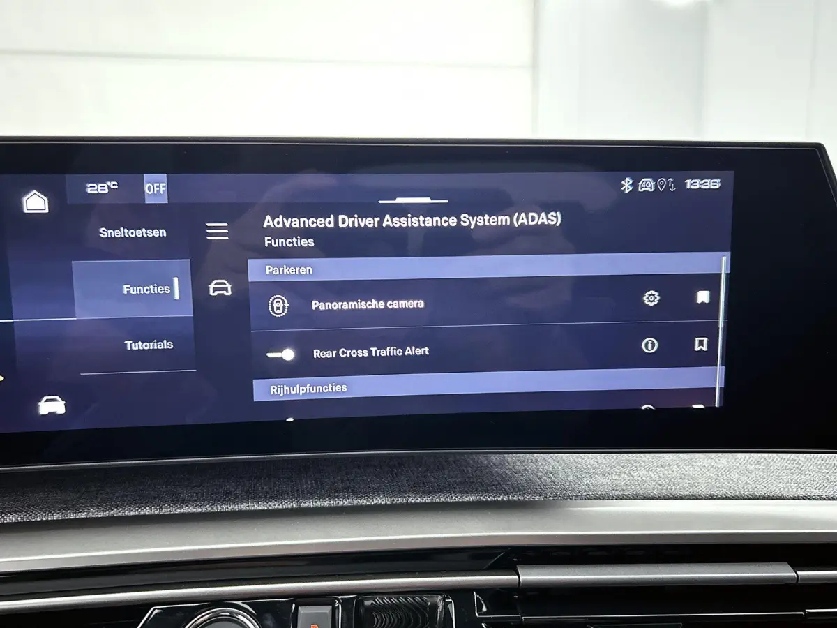 1.6 Plug-in Hybrid 225 GT 7p | Navigatie | Camera Voor + Achter | Handsfree Kofferklep | Adaptieve Cruise Control | Dodehoek Bewaking | Apple Carplay/Android Auto |
