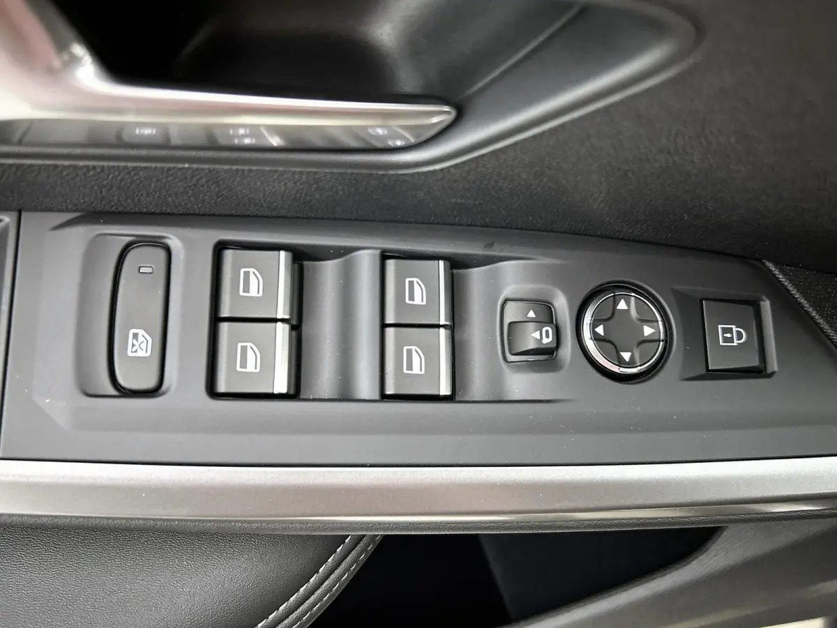 1.6 Plug-in Hybrid 225 GT 7p | Navigatie | Camera Voor + Achter | Handsfree Kofferklep | Adaptieve Cruise Control | Dodehoek Bewaking | Apple Carplay/Android Auto |