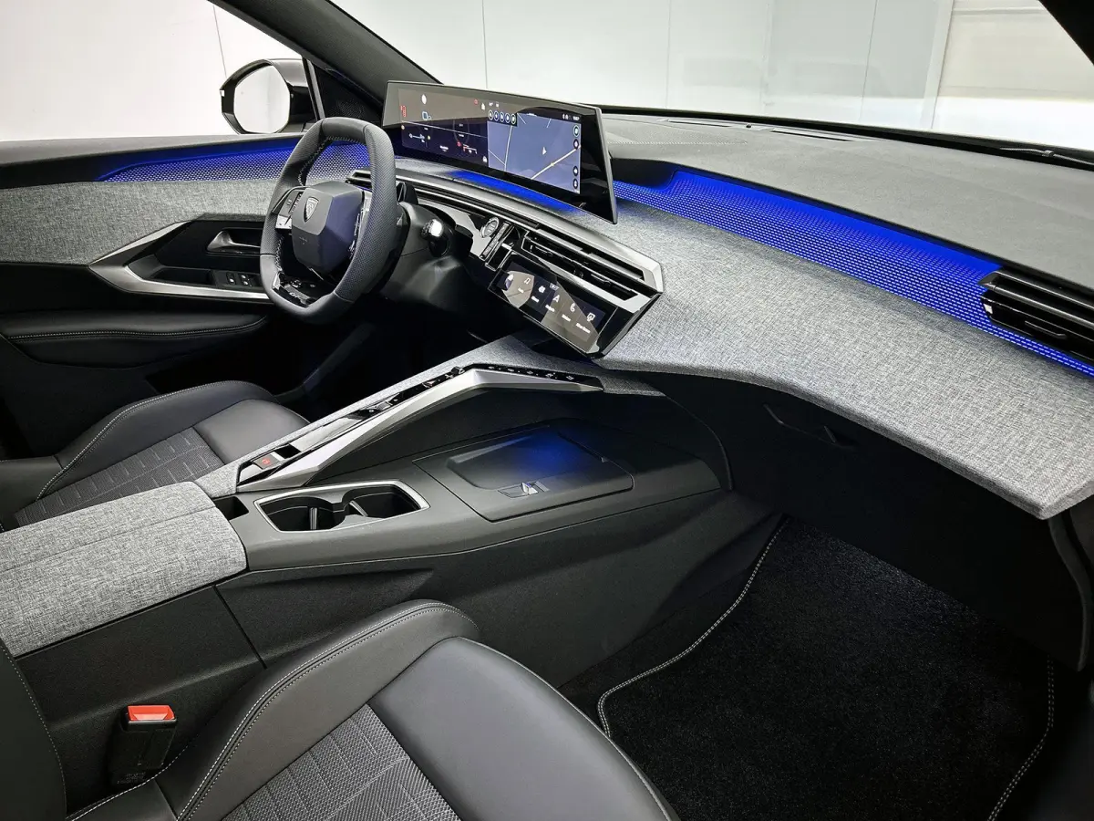 1.6 Plug-in Hybrid 225 GT 7p | Navigatie | Camera Voor + Achter | Handsfree Kofferklep | Adaptieve Cruise Control | Dodehoek Bewaking | Apple Carplay/Android Auto |