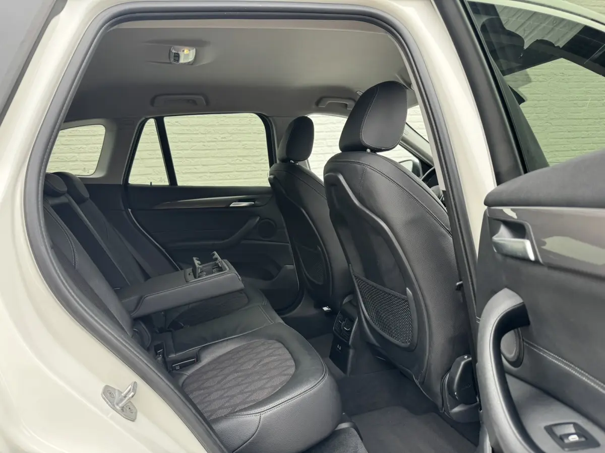 SDrive20i High Executive M sport interieur Sfeer verlichting Led Pdc voor+achter