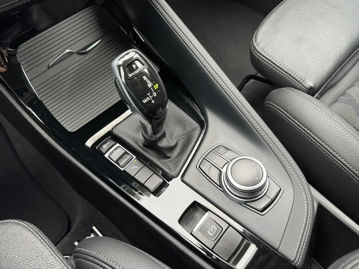 SDrive20i High Executive M sport interieur Sfeer verlichting Led Pdc voor+achter