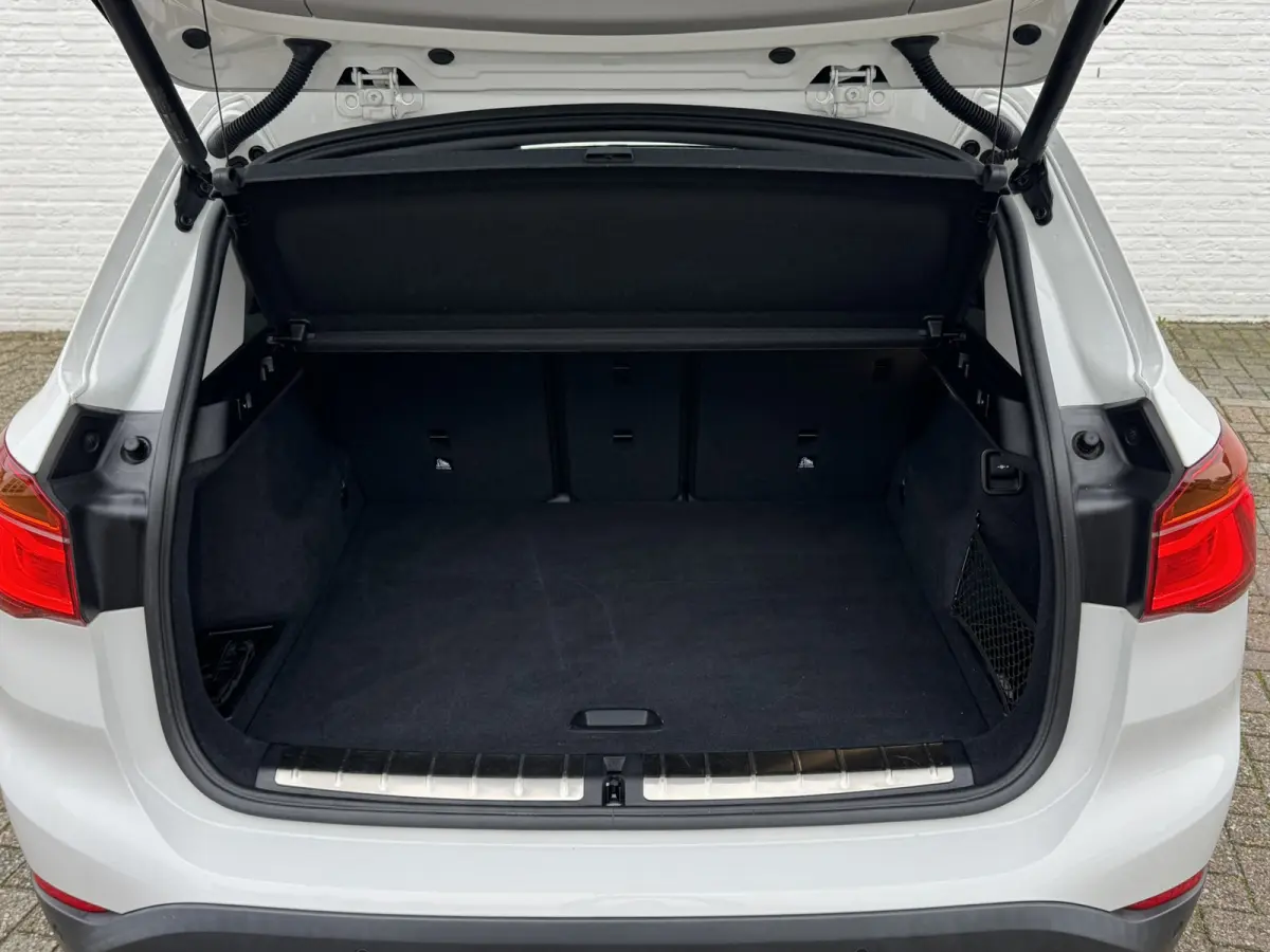 SDrive20i High Executive M sport interieur Sfeer verlichting Led Pdc voor+achter