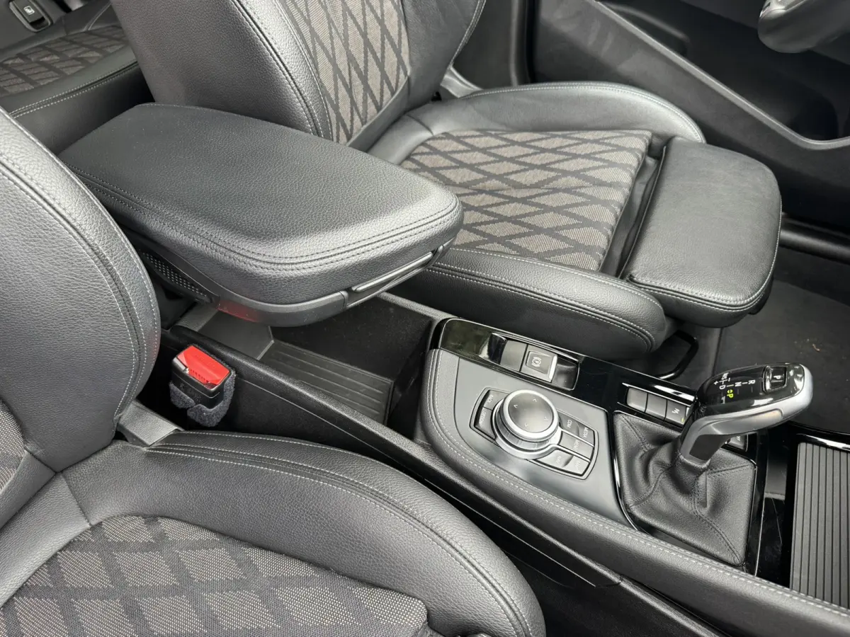 SDrive20i High Executive M sport interieur Sfeer verlichting Led Pdc voor+achter