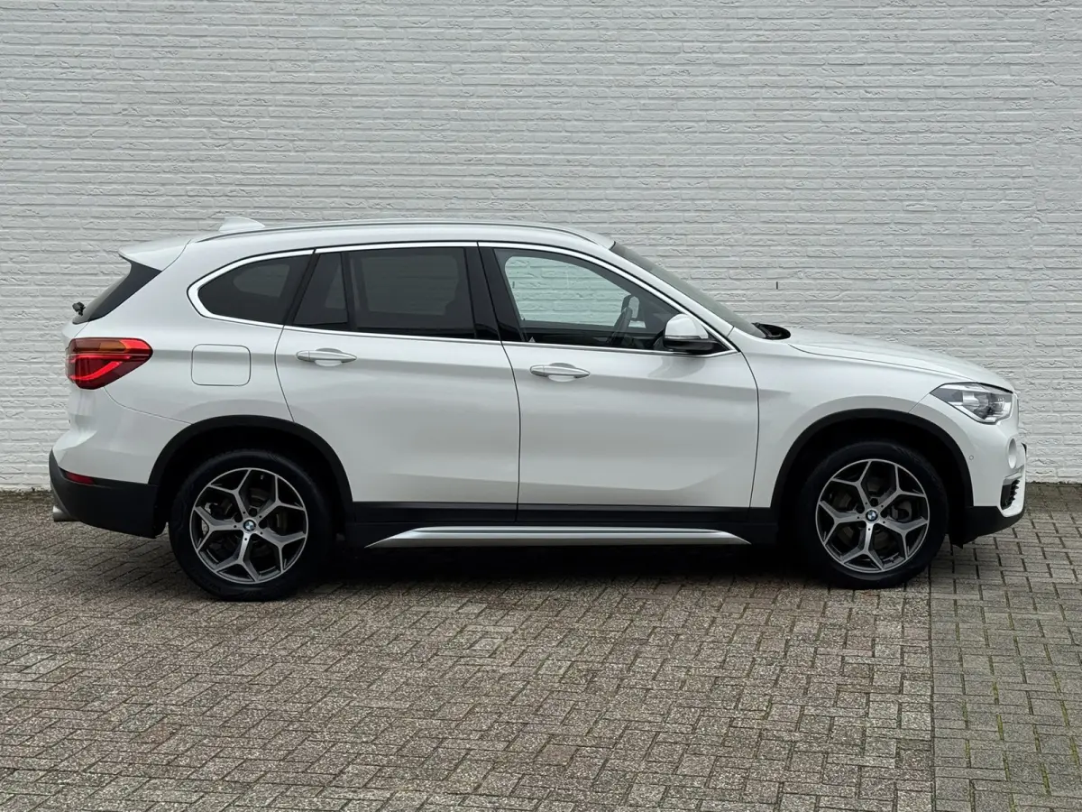SDrive20i High Executive M sport interieur Sfeer verlichting Led Pdc voor+achter