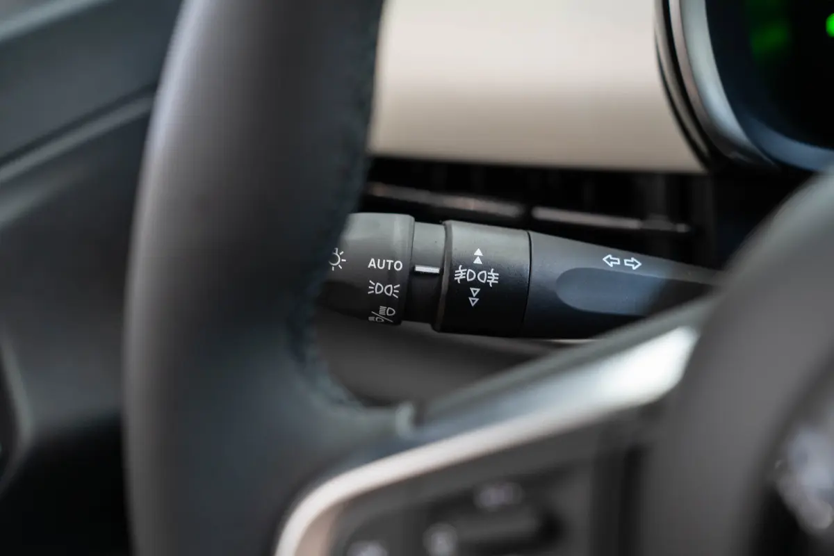 1.2 Hybrid La Prima | Tot 8 Jaar Garantie | Camera | Elektrische Achterklep | Dolce-Vita Pack | Keyless | Stoelverwarming | Voorruit Verwarming |