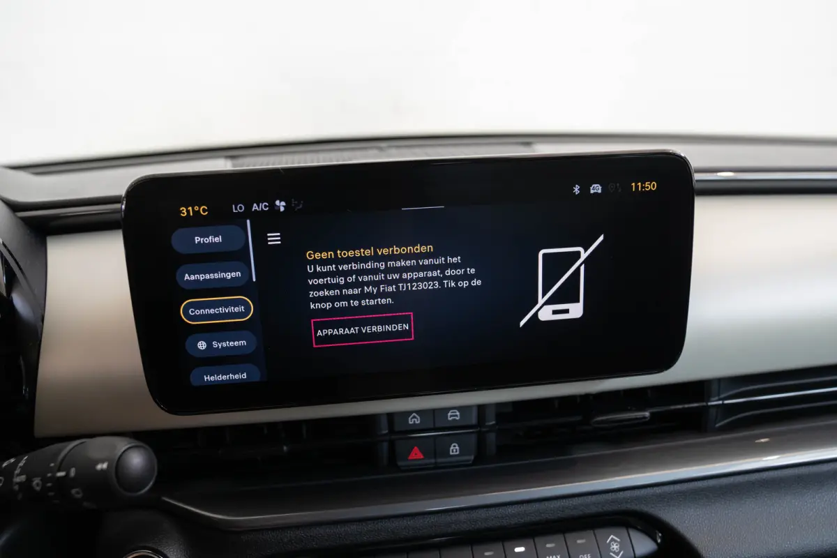 1.2 Hybrid La Prima | Tot 8 Jaar Garantie | Camera | Elektrische Achterklep | Dolce-Vita Pack | Keyless | Stoelverwarming | Voorruit Verwarming |