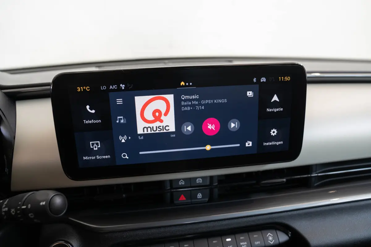 1.2 Hybrid La Prima | Tot 8 Jaar Garantie | Camera | Elektrische Achterklep | Dolce-Vita Pack | Keyless | Stoelverwarming | Voorruit Verwarming |