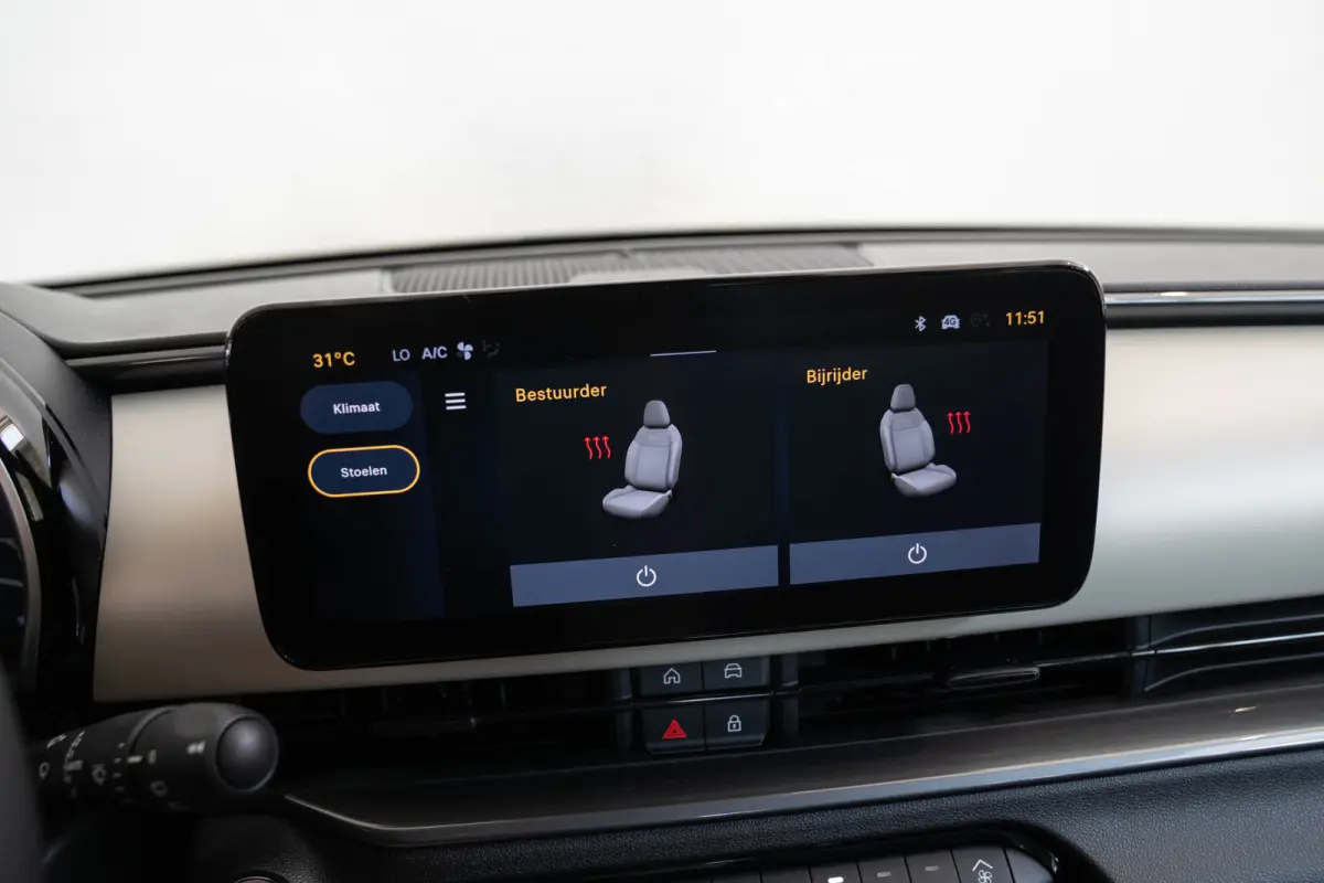 1.2 Hybrid La Prima | Tot 8 Jaar Garantie | Camera | Elektrische Achterklep | Dolce-Vita Pack | Keyless | Stoelverwarming | Voorruit Verwarming |