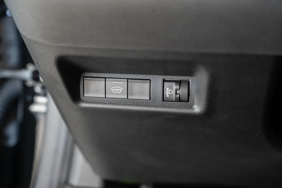 1.2 Hybrid La Prima | Tot 8 Jaar Garantie | Camera | Elektrische Achterklep | Dolce-Vita Pack | Keyless | Stoelverwarming | Voorruit Verwarming |